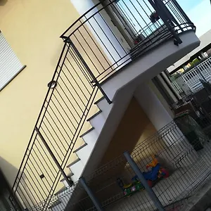  Casa vacanze Yellow House Cir 12040 Italia